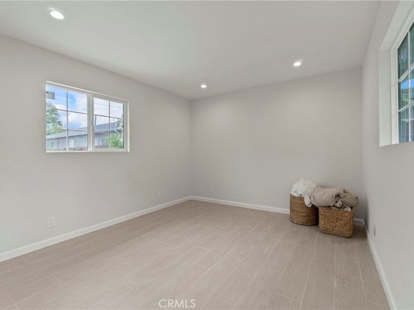 4635 Noble Avenue, Sherman Oaks CA 91403