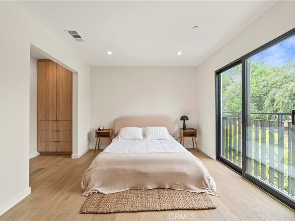 4635 Noble Avenue, Sherman Oaks CA 91403