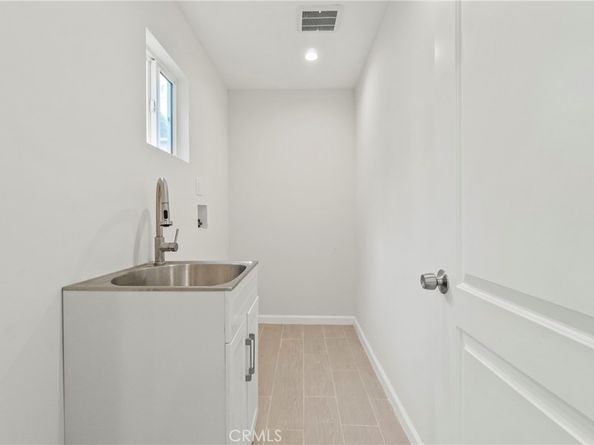 4635 Noble Avenue, Sherman Oaks CA 91403