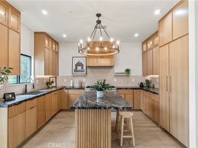 4635 Noble Avenue, Sherman Oaks CA 91403