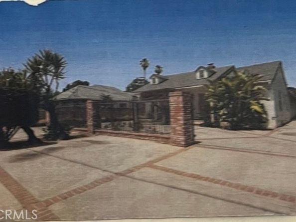 10918 Laurel Canyon Blvd., San Fernando CA 91340