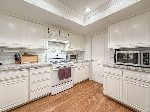 5021 Ambridge Drive, Calabasas CA 91301