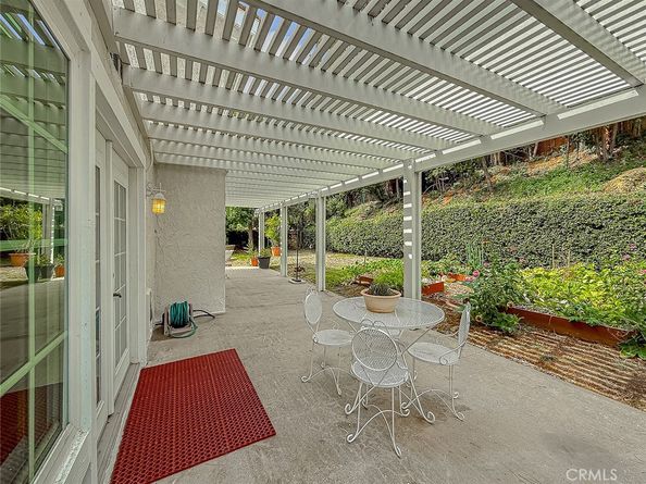 5021 Ambridge Drive, Calabasas CA 91301
