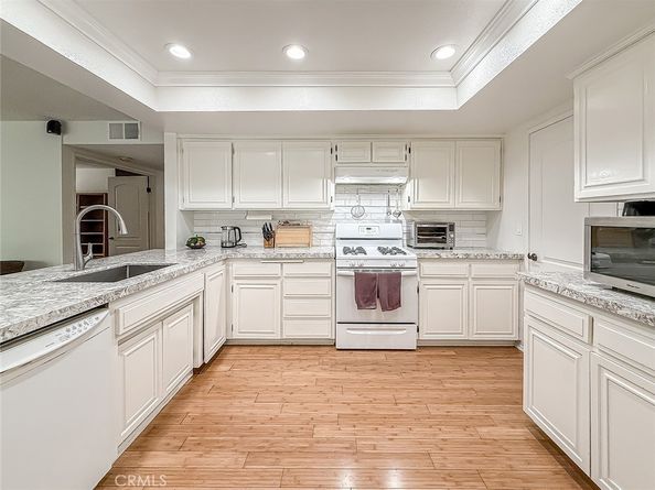 5021 Ambridge Drive, Calabasas CA 91301