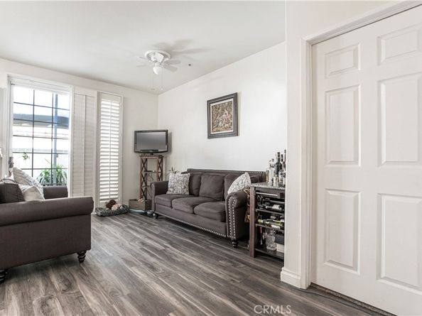 18347 Saticoy Street 17, Reseda CA 91335