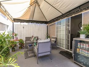 18347 Saticoy Street 17, Reseda CA 91335
