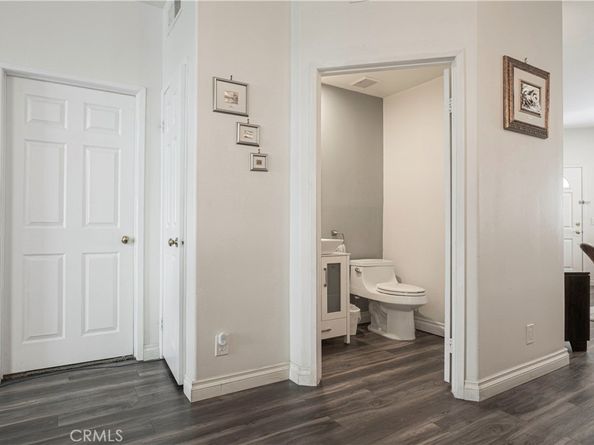18347 Saticoy Street 17, Reseda CA 91335