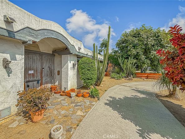 8835 Monogram Avenue, North Hills CA 91343
