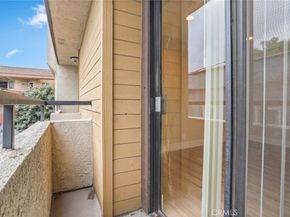 1207 N Columbus Avenue, Glendale CA 91202