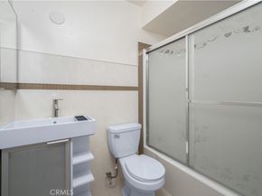 18100 Burbank Boulevard 11, Tarzana CA 91356