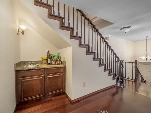 18100 Burbank Boulevard 11, Tarzana CA 91356