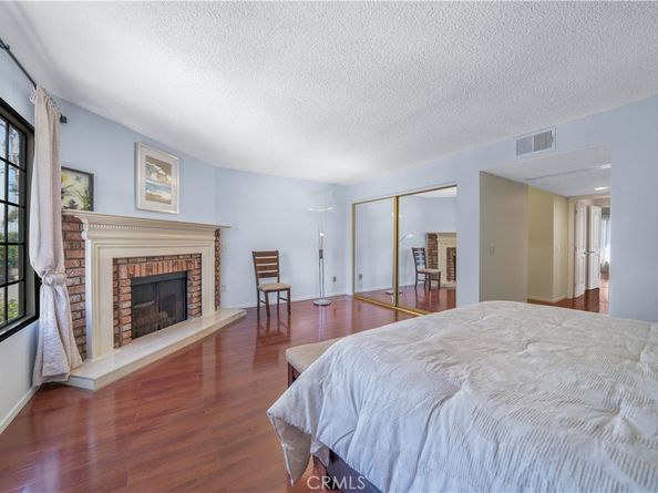 18100 Burbank Boulevard 11, Tarzana CA 91356