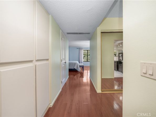 18100 Burbank Boulevard 11, Tarzana CA 91356