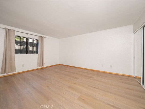 18100 Burbank Boulevard 11, Tarzana CA 91356