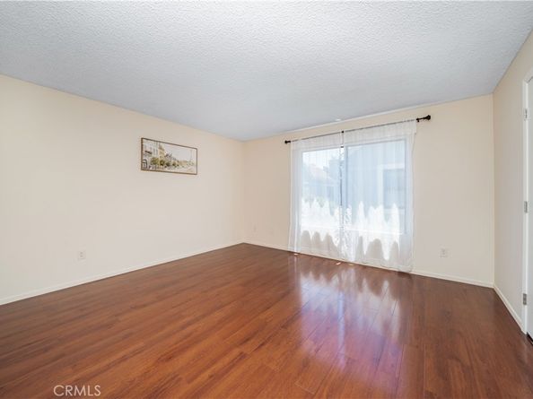 18100 Burbank Boulevard 11, Tarzana CA 91356