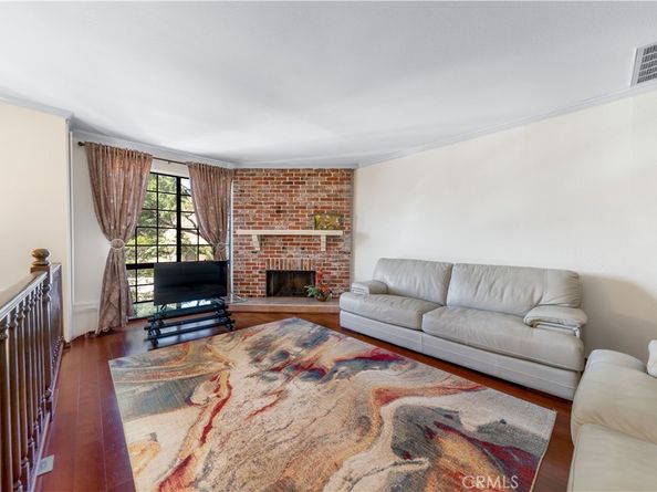 18100 Burbank Boulevard 11, Tarzana CA 91356