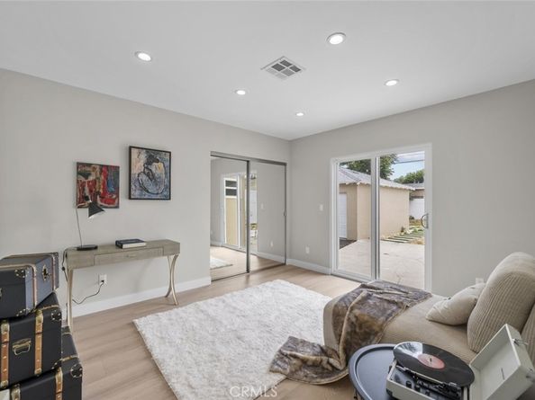 6820 Jellico Avenue, Van Nuys CA 91406
