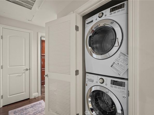 12044 Hoffman Street 204, Studio City CA 91604