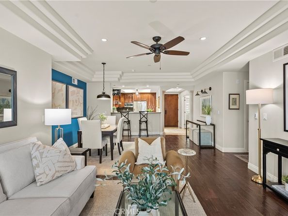 12044 Hoffman Street 204, Studio City CA 91604