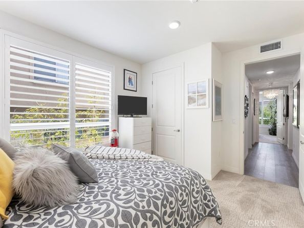 5253 Vantage Avenue 202, Valley Village CA 91607