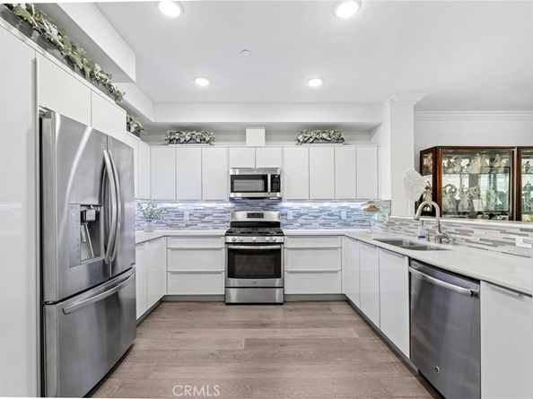 5253 Vantage Avenue 202, Valley Village CA 91607