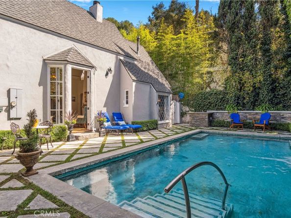 3158 Oakshire Drive, Los Angeles CA 90068