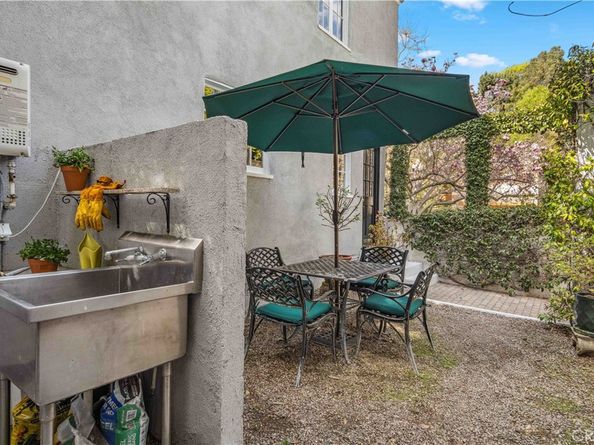3158 Oakshire Drive, Los Angeles CA 90068