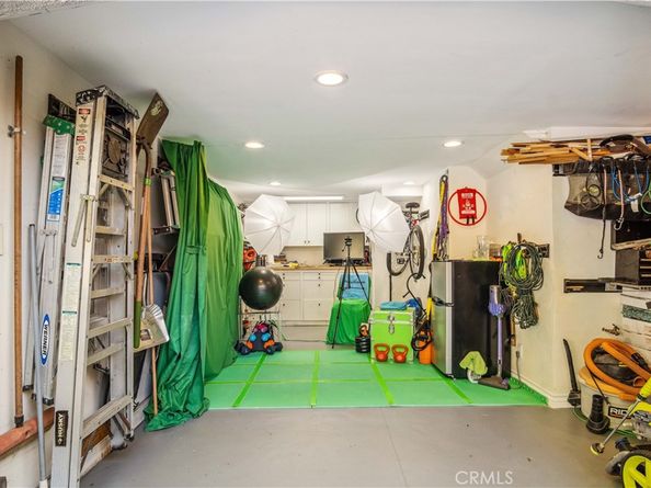 3158 Oakshire Drive, Los Angeles CA 90068