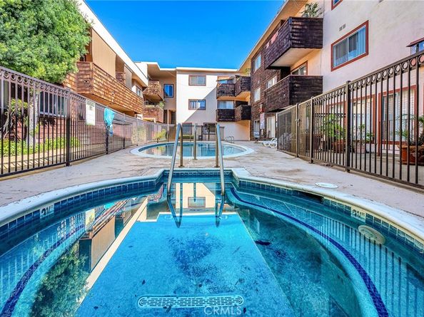 5414 Newcastle Avenue 8, Encino CA 91316