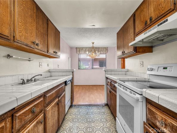 5414 Newcastle Avenue 8, Encino CA 91316
