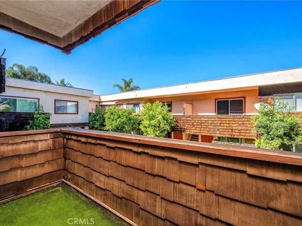 5414 Newcastle Avenue 8, Encino CA 91316