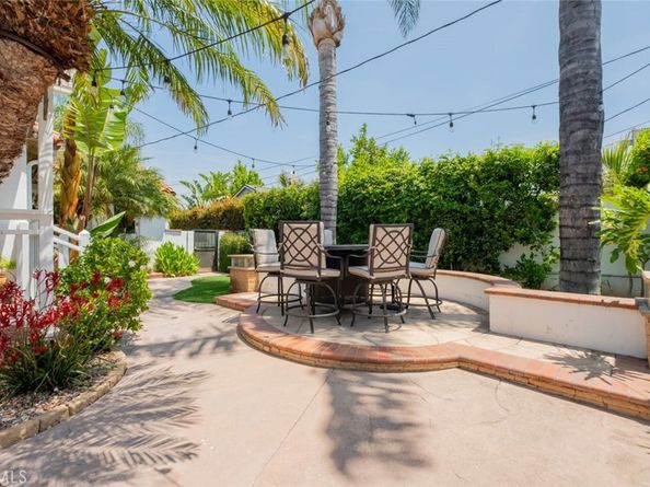 16732 Lassen Street, Northridge CA 91343