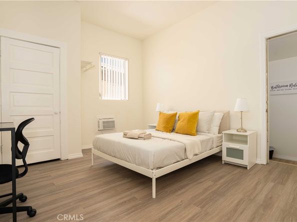 1168 W 35th Street, Los Angeles CA 90007