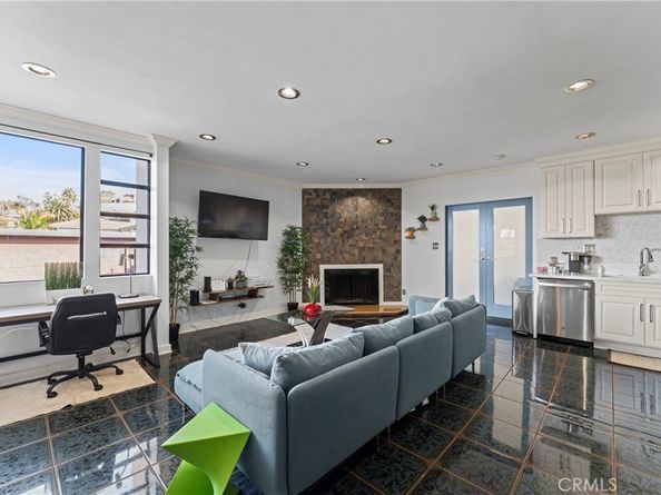 2525 E 19th Street 24, Signal Hill CA 90755