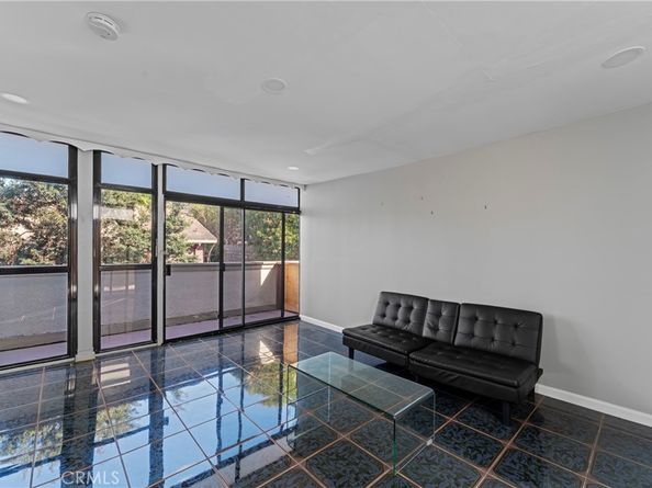 2525 E 19th Street 24, Signal Hill CA 90755