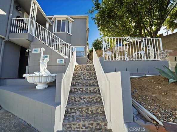 1745 College View Place, Los Angeles CA 90041