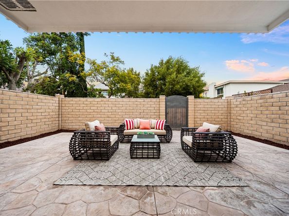 12 Whitewood Way, Irvine CA 92612