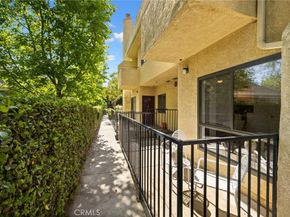 222 S Catalina Avenue 8, Pasadena CA 91106
