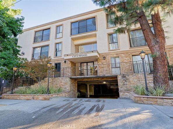 15344 Weddington, Sherman Oaks CA 91411