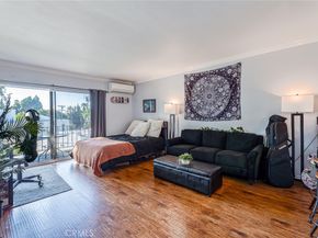 15344 Weddington, Sherman Oaks CA 91411