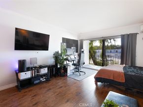 15344 Weddington, Sherman Oaks CA 91411