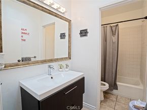 15344 Weddington, Sherman Oaks CA 91411