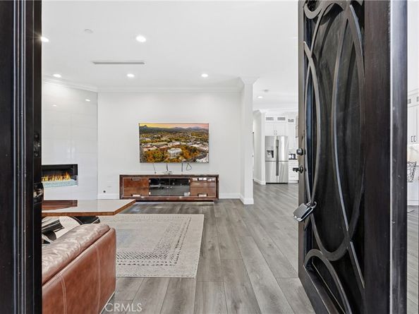 430 N Parish Place, Burbank CA 91506