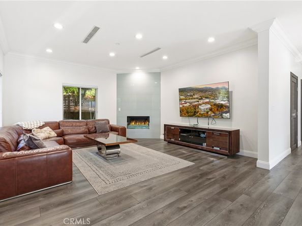 430 N Parish Place, Burbank CA 91506