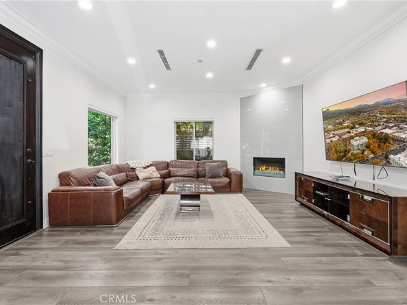 430 N Parish Place, Burbank CA 91506