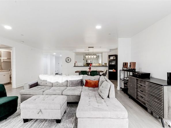 7249 Franklin Avenue 205, Hollywood Hills CA 90046