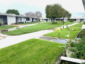 1621 Monterey Rd., M2-19H, Seal Beach CA 90740