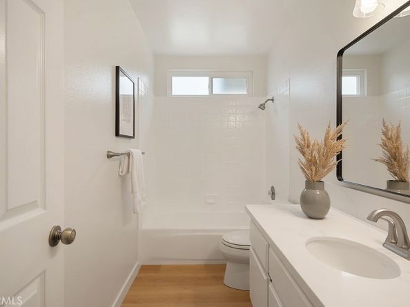 2039 E Fruit Street, Santa Ana CA 92701