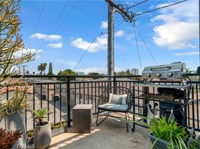 1100 E 3rd Street 201, Long Beach CA 90802