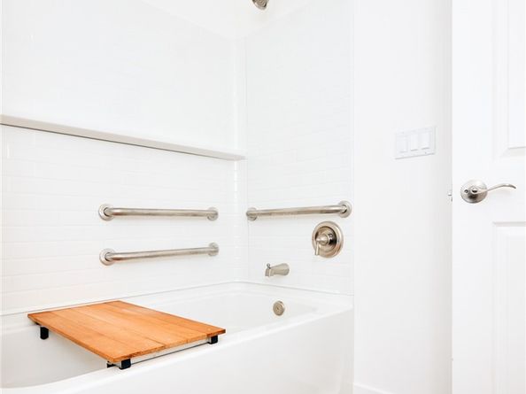 1750 E 63 Street 8, Los Angeles CA 90001